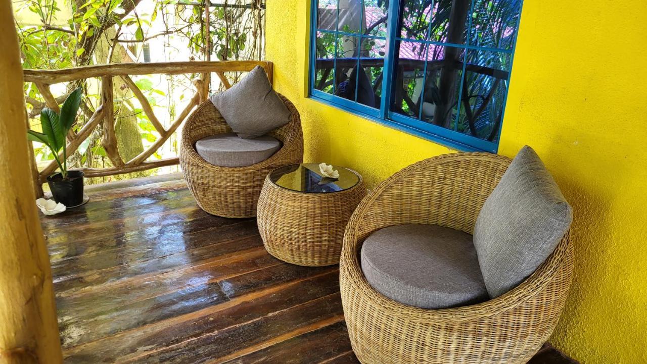 Apo Diver Beach Resort سان خوان المظهر الخارجي الصورة